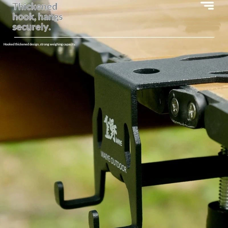 Camping Cooking Table - ตะขอแขวนถังแก๊สกลางแจ้ง แผ่นแขวนพร้อมที่เปิดขวด ที่ยึดถังแก๊สสำหรับเตาแคมป์ปิ้ง อุปกรณ์ทำอาหารแบบพกพาสำหรับการตั้งโต๊ะ